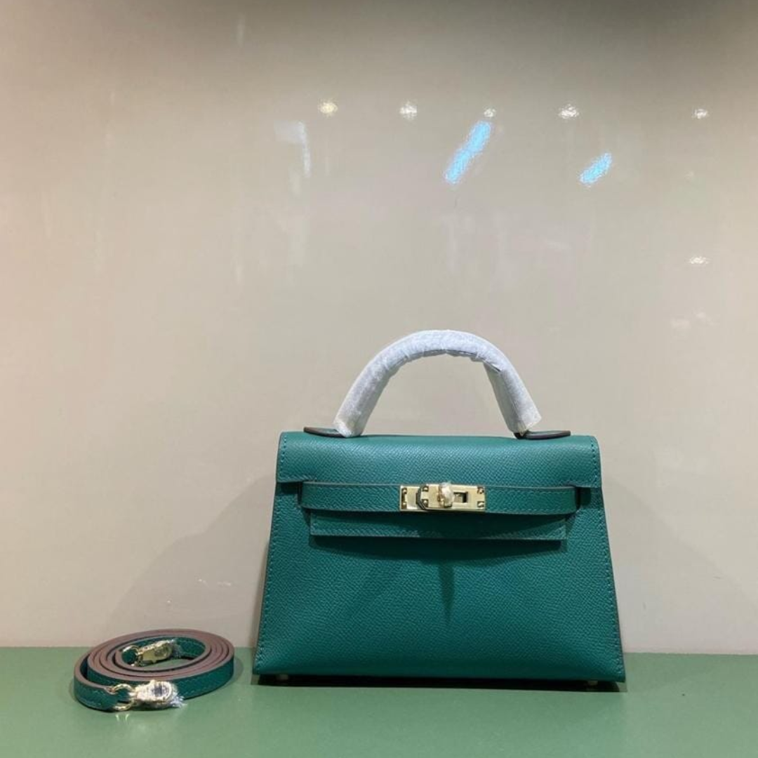 HERMÈS KELLY 20 BAG WITH GOLD HARDWARE IN GREEN